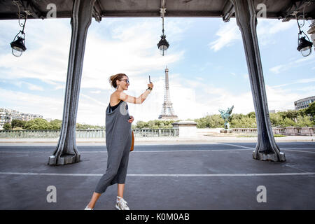 Business Frau in Paris. Stockfoto