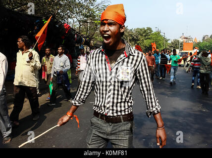 Junger Mann schrie politische März, Kolkata, West Bengal, Indien, Asien Stockfoto