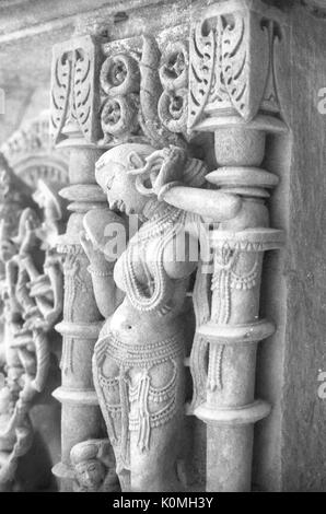 Statue Rani ki Vav, stepwell, Patan, Gujarat, Indien, Asien Stockfoto