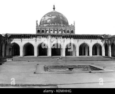 Alte vintage Laterne Folie von Ibrahim rauza Grab, bijapur, Karnataka, Indien, Asien Stockfoto