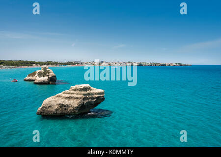 Melendugno, Provinz von Lecce, Salento, Apulien, Italien. Die beiden Schwestern Stockfoto