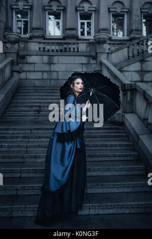 Viktorianische Dame in Blau Stockfoto