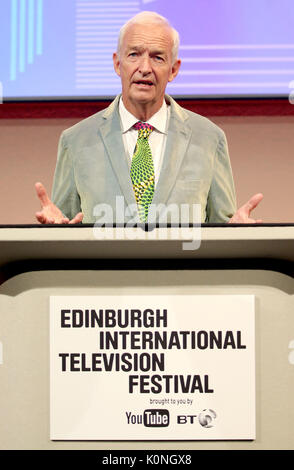 Kanal 4 Nachrichten Anker Jon Snow bei einem Durchlauf vor der Erstellung der 2017 James MacTaggart Memorial Lecture am Abend, während des Edinburgh International Television Festival im Edinburgh International Conference Centre. Stockfoto