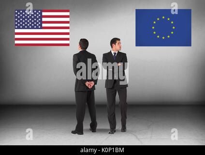 Digital composite von Amerika Flagge oder Europa Fahne mit Unternehmer suchen in entgegengesetzte Richtungen Stockfoto