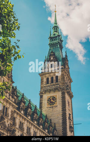 Rathausturm. Vertikale erschossen. Hamburg - Deutschland Stockfoto