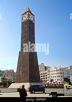 TUNIS, Tunesien - 29. APRIL 2008: Clock Tower Denkmal auf dem Hauptplatz in Tunis die tunesische Hauptstadt Stockfoto