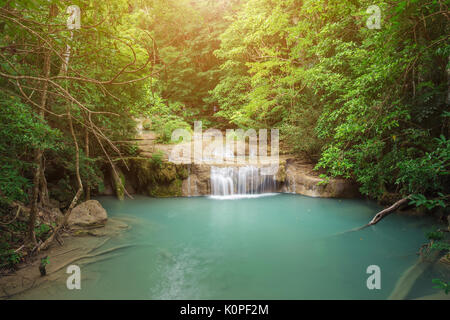 Erawan Wasserfall in der Provinz Kanchanaburi, Thailand Stockfoto