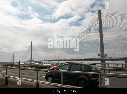 Autos fahren auf Forth Road Bridge ein paar Tage vor der Umleitung auf neue Queensferry überqueren, Eröffnung am 30. August 2017, Erhabene, Schottland, Großbritannien Stockfoto