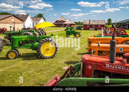 Antiken Traktoren am Pembina Threshermen Museum, Winkler, Manitoba, Kanada. Stockfoto