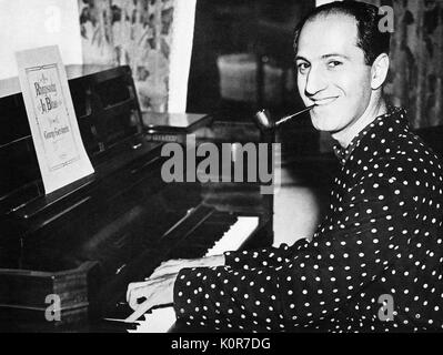 GERSHWIN, George am Klavier mit der Rhapsody in Blue Kerbe auf dem Klavier. San Francisco Januar 1937 üben für cocerts mit Monteux und das San Francisco Symphony Orchestra. Amerikanische Komponist & Pianist, 26. September 1898-11. Juli 1937 Stockfoto