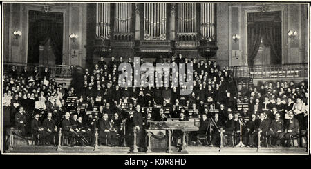 Willem Mengelberg mit Concertgebouw Orchestra in Paris 1908. Der niederländische Dirigent (1871-1951) Stockfoto