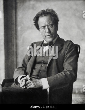 Gustav Mahler in der Loggia der Wiener Oper 1907 sitzt. Österreichischen Komponisten. Vom 7. Juli 1860 bis 18. Mai 1911. Foto von Moriz Nähr. Stockfoto