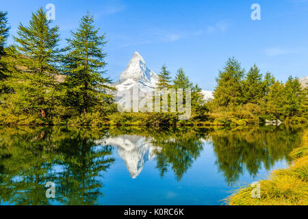 Zermatt, Schweiz. Grindjisee See mit Reflexion des Matterhorn. Stockfoto
