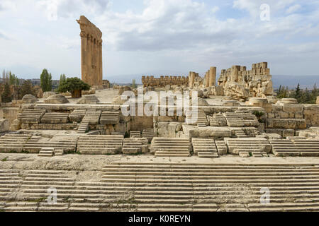 Libanon Baalbek in der Beqaa Tal, UNESCO-Weltkulturerbe rumänischen Tempelplatz in Heliopolis Baalbek/LIBANON Baalbek in der Bekaa-ebene Ebene, Altertum und UNESCO-Welterbe roemische Tempelanlage Baalbek/Heliopolis, Saeulen des Jupiter Tempel Stockfoto