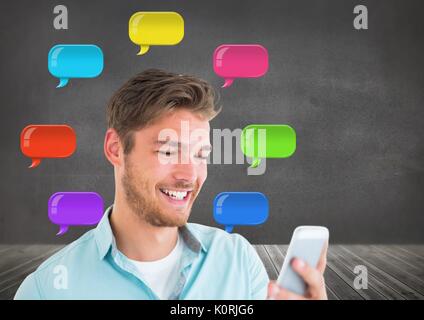 Digital composite der Mann am Telefon mit glänzenden Blasen chat Stockfoto