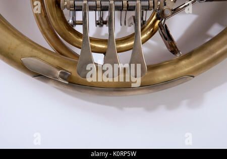 Horn, die Alexander, (unlackiert Instrument), mit Schleusen, und B-Ventil Stockfoto