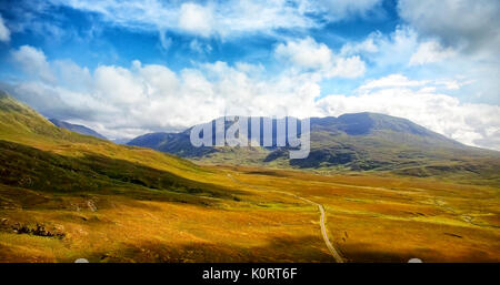 Schöne Sicht auf die Landschaft gegen Sky Stockfoto