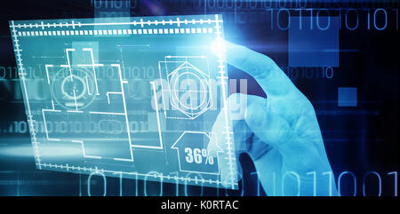 Zugeschnittenes Bild des Geschäftsmannes, der gegen den blauen Technik Design mit binären Code Stockfoto