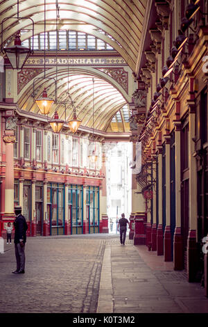 London, UK, November 2017. Leadenhall Market, einem der ältesten Märkte in London, aus dem 14. Jahrhundert, ist in der Stadt. Stockfoto