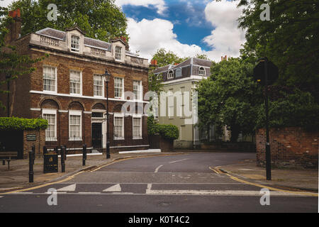 Denkmalgeschützte georgianische Gebäude in Canonbury (nördlich von London). Juli 2017. Querformat. Stockfoto
