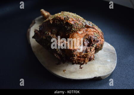 Frisch gekochte Lammschulter Stockfoto