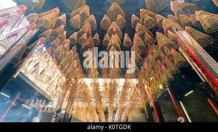 Spirale Weihrauch in buddhistischen Pagode in Saigon, Vietnam Stockfoto