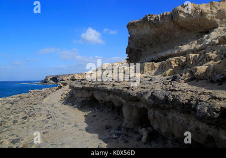 Wellenschnitt Kerben angehoben Strand geologischen Felsformationen bei Ajuy, Fuerteventura, Kanarische Inseln, Spanien Stockfoto