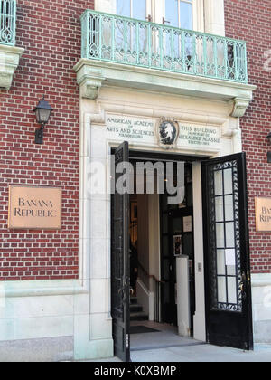 Amerikanische Akademie der Künste und Wissenschaften jetzt Banana Republic DSC 08194 Stockfoto