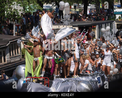 Amsterdam Gay Pride 2013 Boot Nr. 7 Bild 3 Stockfoto