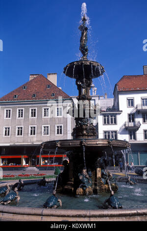 La Chaux-de-Fonds *** Local Caption *** La Chaux-de-Fonds, Stadt, Kanton Neuenburg, Brunnen Schweiz, UNESCO, Weltkulturerbe, Uhrenindustrie, clockm Stockfoto