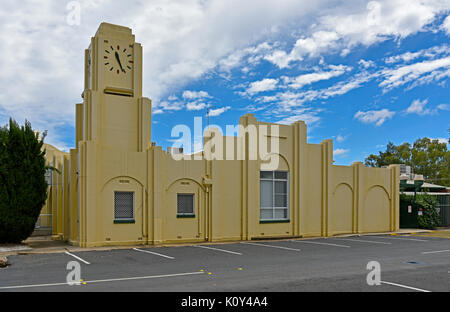 Moree TAFE Technische Hochschule im Jahre 1902 mit einer Art-déco-Clock Tower Stockfoto