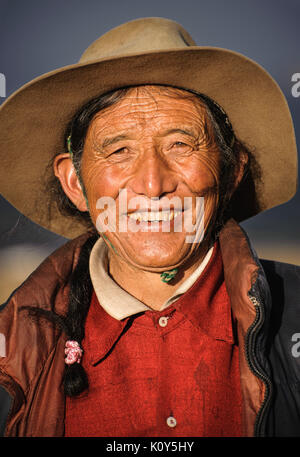 Eine tibetische Mann aus Laghang. Kham, tibetischen Plateau Stockfoto