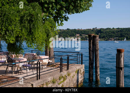 Restaurant am Gardasee, Salò, Provinz Brescia, Lombardei, Italien Stockfoto