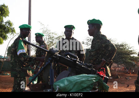 Die Amisom KDF-Truppen in Kismayo, Rotation 002.jpg (15795302518) Stockfoto