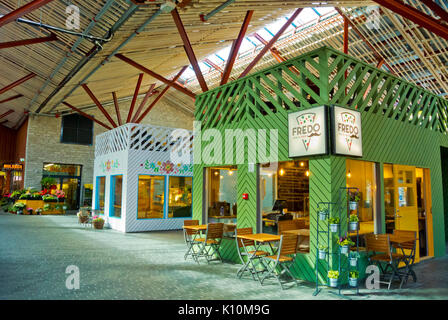 Cafés und Restaurants, Balti Jaama Turg, Kalamaja, Tallinn, Estland Stockfoto