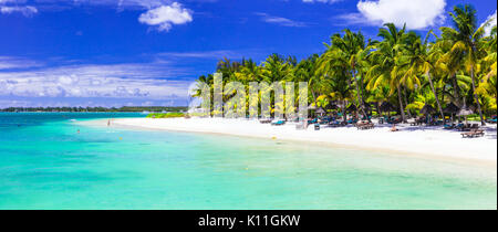 Erstaunlich tropicla Landschaft mit beautifu weißen Sandstrand. Mauritius Stockfoto