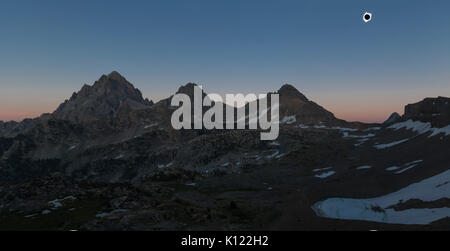 Gesamtheit der 2017 Sonnenfinsternis vom Grand Teton National Park, Wyoming. Stockfoto