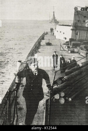 Admiral Jellicoe klettern Schritte zur Brücke von seinem Flaggschiff, WK 1. Stockfoto