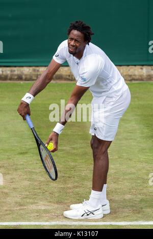 Gael Monfils von Frankreich an der Herren Singles - Wimbledon Championships 2017 dienen Stockfoto