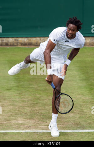 Gael Monfils von Frankreich an der Herren Singles - Wimbledon Championships 2017 dienen Stockfoto