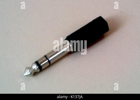 Adapter Stereo Klinke auf Klinke 3,5 6,35 Männlich Weiblich Stockfoto