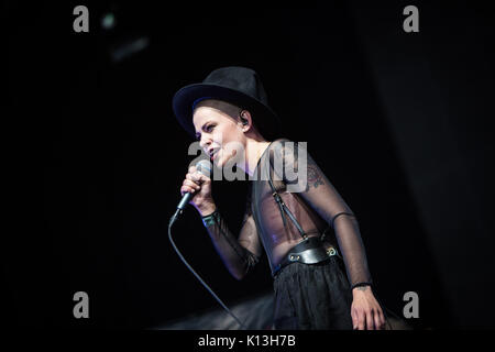 Biddinghuizen, Niederlande, 19. August 2017 Kovacs führt Live at Lowlands Festival 2017 © Roberto Finizio / alamy Leben Nachrichten Stockfoto