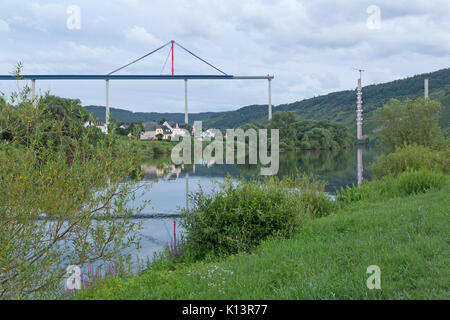 Baustelle Mosel Hochmoselbruecke (Hohe Brücke) zwischen Uerzig und Zeltingen-Rachtig, Mosel, Deutschland Stockfoto