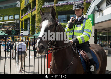 Pferd Polizei außerhalb Wimbledon Championships Stockfoto