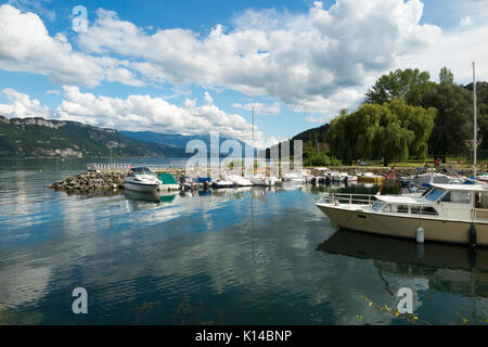 Boote/Yacht/Jolle/Jollen in Port Vions (Port de Vions) - am See du Bourget (Lac du Bourget) in Savoyen, Frankreich. (89) Stockfoto