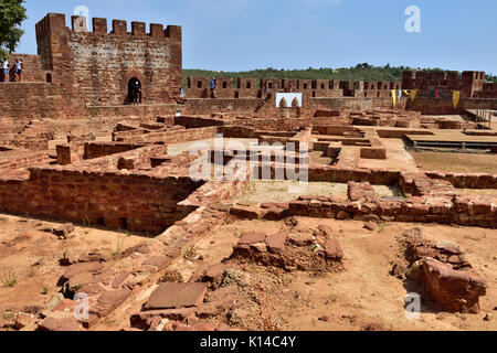 Grundstück in Silves, Algarve, Portugal, der alten maurischen Burg beeinflusst Stockfoto