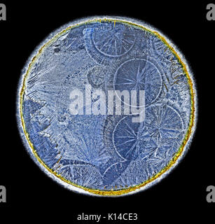 Salicene chemische Schmelzen, mit Darkfield Ablichtung angesehen (keine polarisatoren) Stockfoto