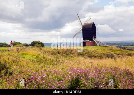 Windmühle bei Brill in Buckinghamshire, ist ein post Mühle Stil der Mühle, die älteste Art der Windmühle in Europa, einem denkmalgeschützten Gebäude Stockfoto