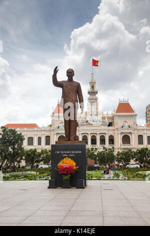 Ho Chi Minh Statue vor der City Hall, Saigon, Ho Chi Minh City, Vietnam Stockfoto