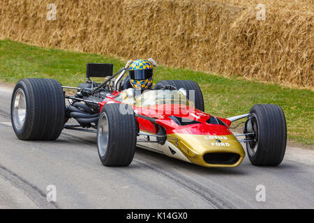 1968 Lotus-Cosworth 49 B mit Fahrer Dan Collins am Goodwood Festival 2017 von Geschwindigkeit, Sussex, UK. Stockfoto